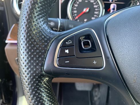 Used 2017 Mercedes-Benz E 300 4MATIC image 19