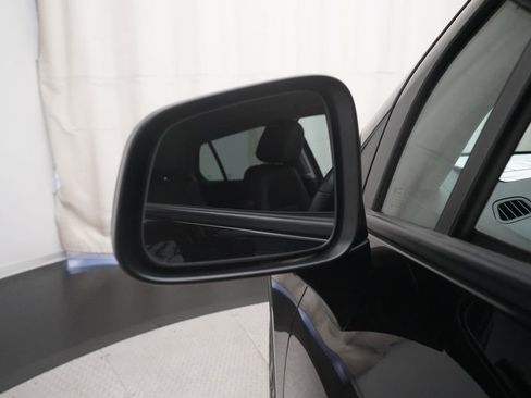 Used 2022 Chevrolet Trax LT w/ Midnight Edition AWD/4WD image 24