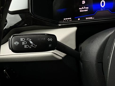 Used 2025 Volkswagen Taos S image 34