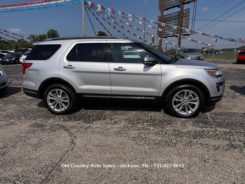 Used 2019 Ford Explorer Limited w/ Ford Safe & Smart Package AWD/4WD image 5