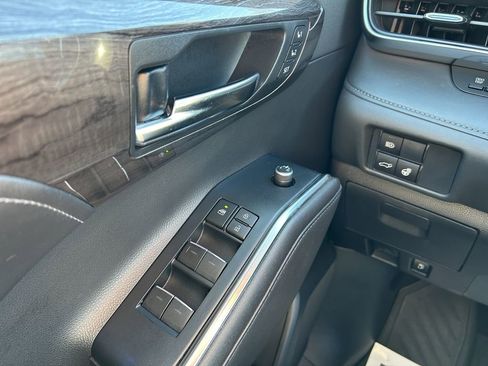 Used 2020 Toyota Highlander Limited FWD image 14