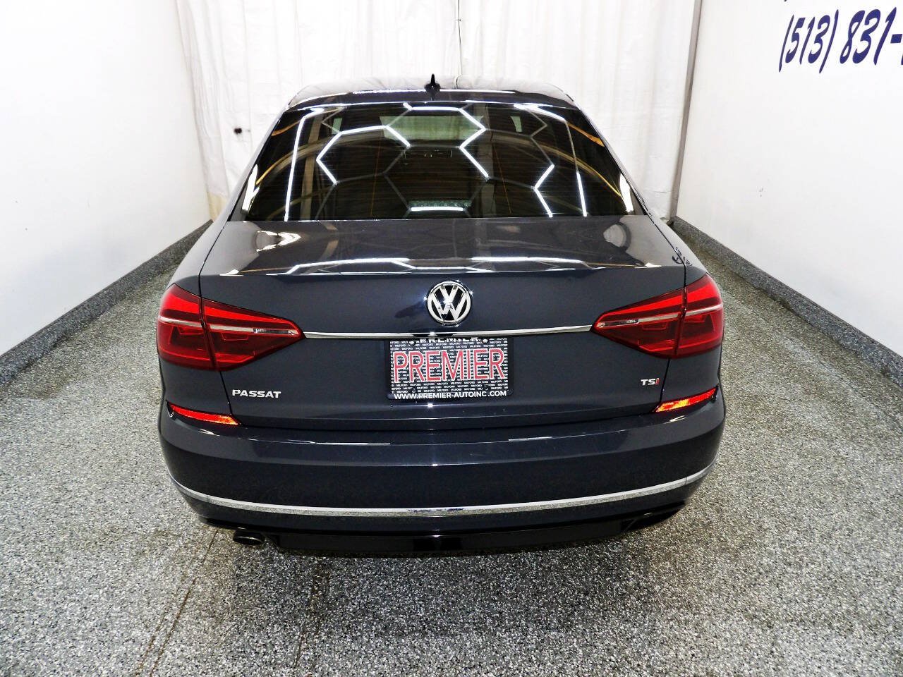 Used 2017 Volkswagen Passat 1.8T R-Line FWD image 5