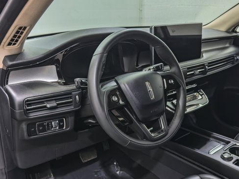 Used 2024 Lincoln Corsair AWD image 15