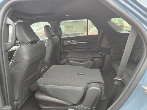 New 2026 Ford Explorer ST-Line w/ ST-Line Street Pack image 10