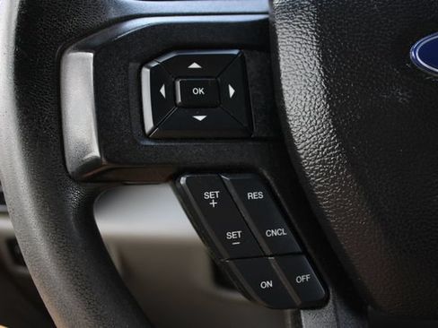 Used 2017 Ford F250 XLT w/ XLT Premium Package AWD/4WD image 7
