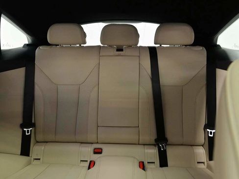 Used 2025 BMW i4 eDrive40 image 9