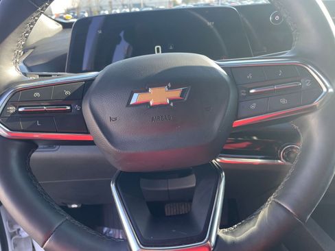 Used 2025 Chevrolet Equinox LT image 27