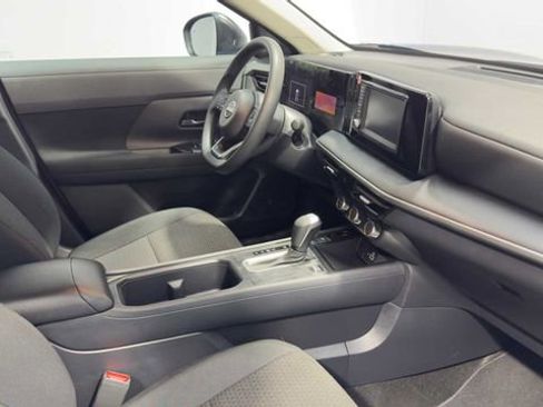 Used 2025 Nissan Kicks S FWD image 12