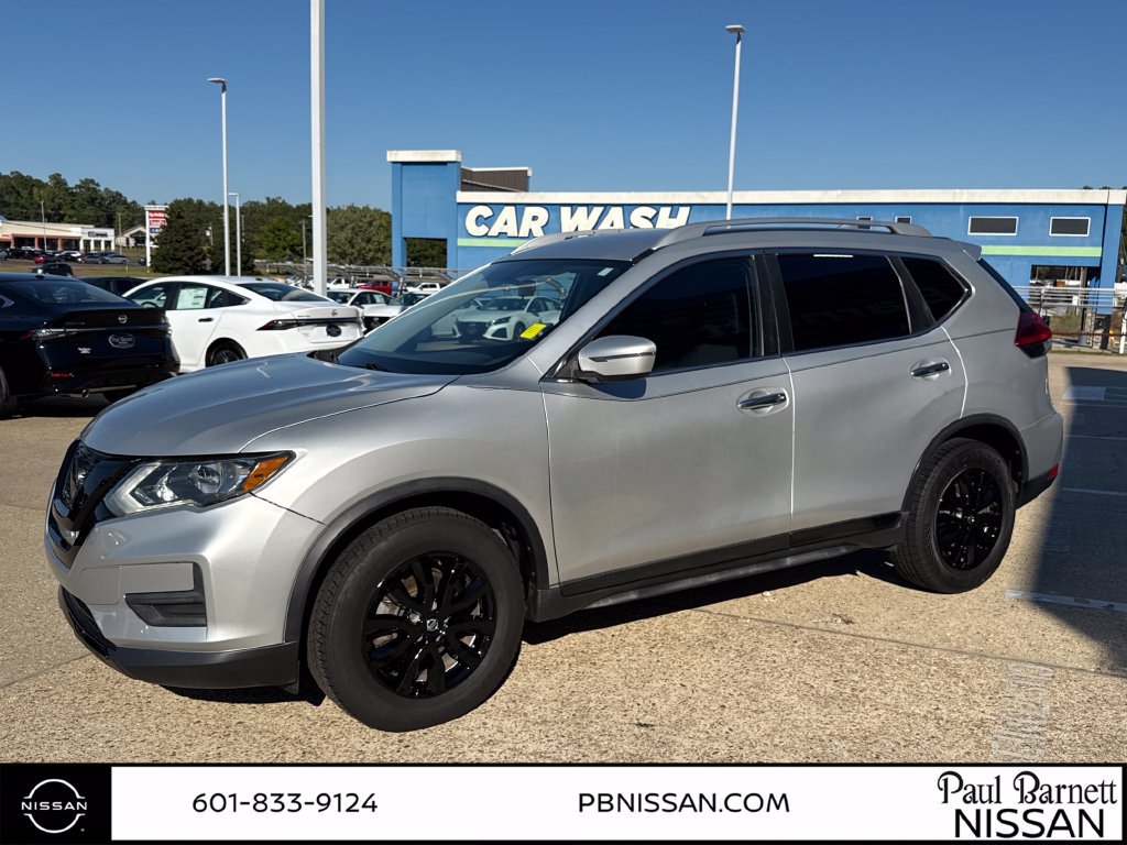 Used 2018 Nissan Rogue SV FWD image 2