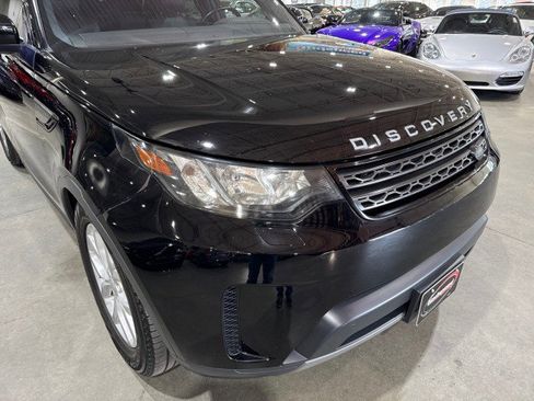 Used 2018 Land Rover Discovery SE image 30
