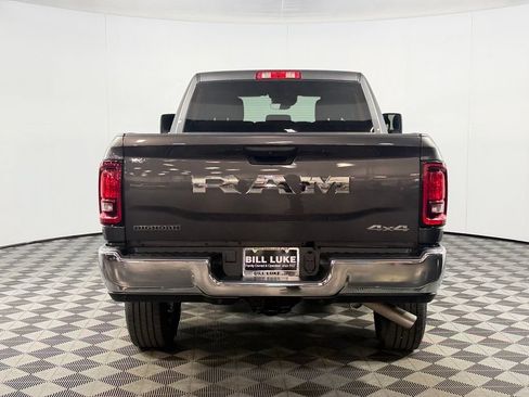 Certified 2025 RAM 2500 Big Horn AWD/4WD image 9