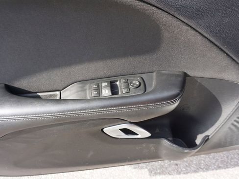 Used 2016 Dodge Challenger SXT image 3