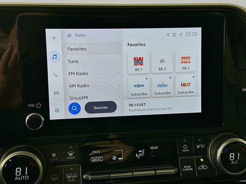 Certified 2024 Toyota Highlander XLE image 15