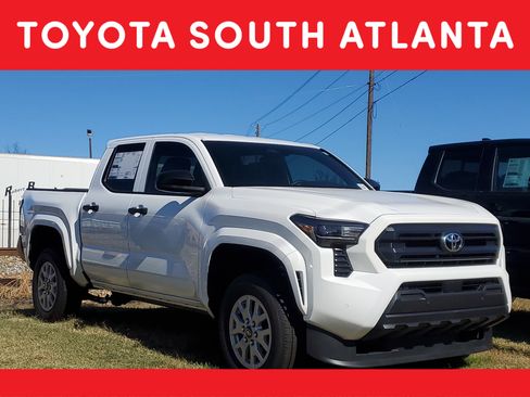 Used 2025 Toyota Tacoma SR image 1