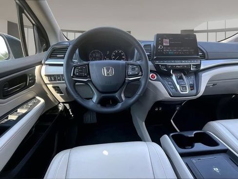 Used 2025 Honda Odyssey EX-L image 8