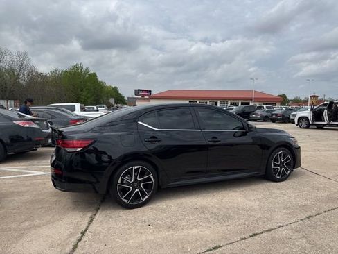 Used 2024 Nissan Sentra SR w/ SR Premium Package image 6