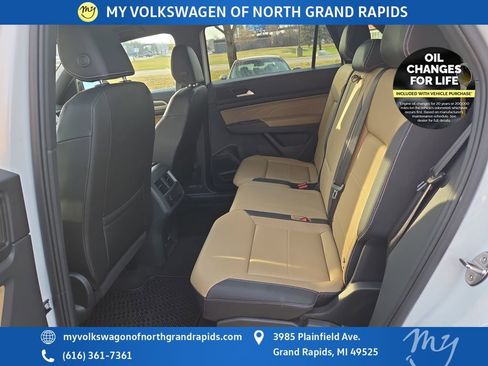 Used 2023 Volkswagen Atlas Cross Sport SEL R-Line image 28