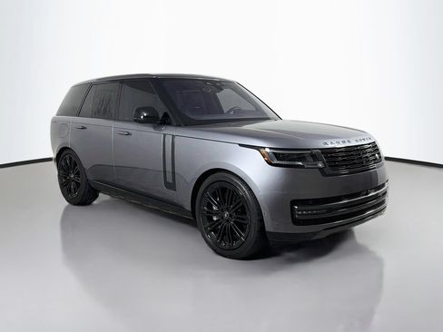 Used 2023 Land Rover Range Rover SE AWD/4WD image 3