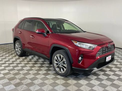 Used 2019 Toyota RAV4 Limited w/ Advanced Technology Package AWD/4WD image 27