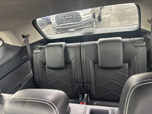 Used 2024 Volkswagen Atlas SE image 14