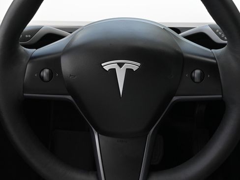 Used 2023 Tesla Model Y Long Range image 34