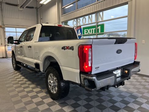 Used 2024 Ford F250 XLT image 4