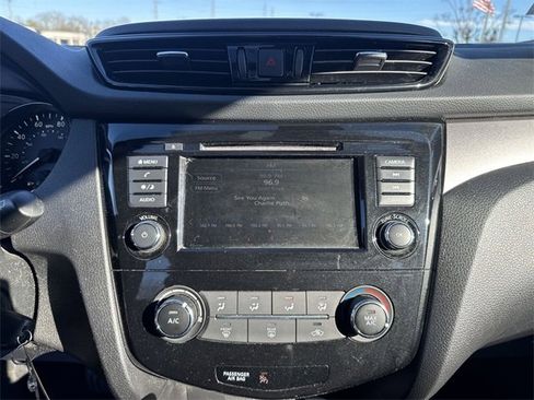 Used 2021 Nissan Rogue Sport S image 17