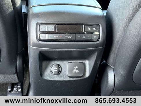 Used 2024 Hyundai Palisade Limited image 32