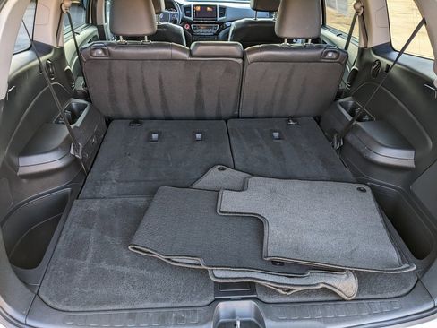 Used 2017 Honda Pilot Touring image 26