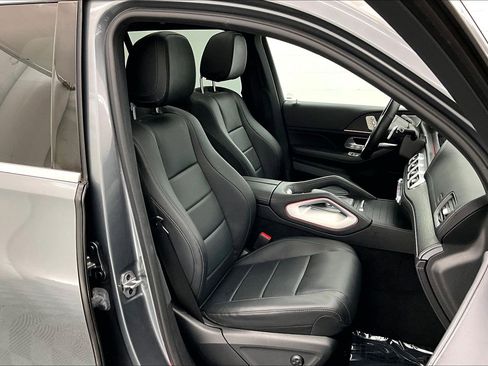 Used 2023 Mercedes-Benz GLS 450 4MATIC image 6