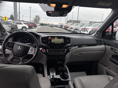 Used 2022 Honda Pilot Touring image 15