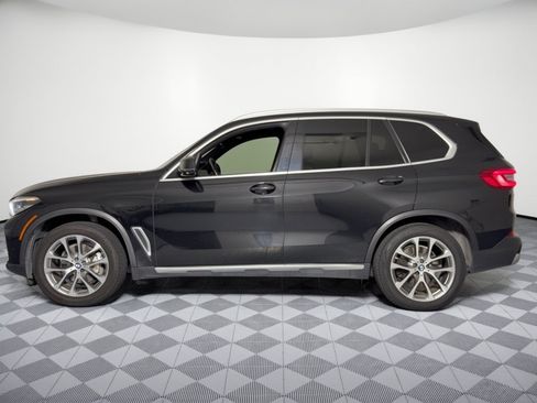 Certified 2024 BMW X3 sDrive30i w/ Premium Package RWD image 2