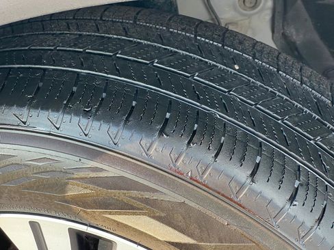 Used 2022 Nissan Rogue SV image 44