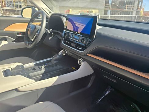 Used 2024 Toyota Grand Highlander Limited image 12