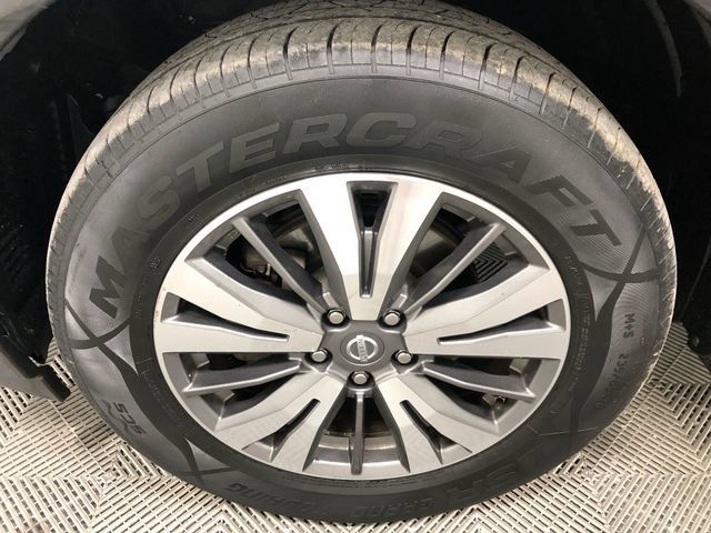 Used 2017 Nissan Pathfinder SV AWD/4WD image 27