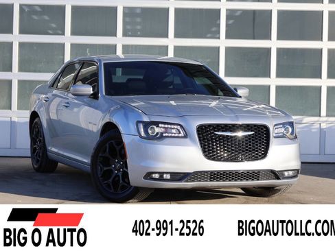 Used 2020 Chrysler 300 S image 1