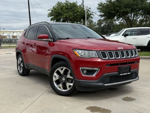 Used 2018 Jeep Compass Limited w/ Navigation Group FWD image 2