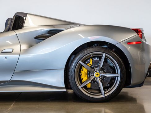 Used 2018 Ferrari 488 Spider RWD image 23