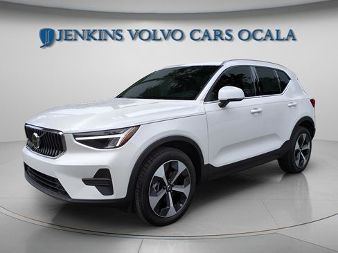 New 2025 Volvo XC40 B5 Core w/ Protection Package Premier image 3