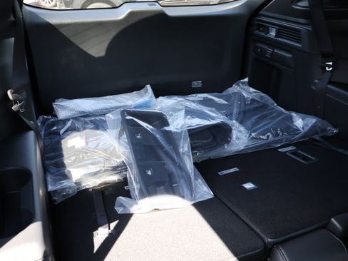 New 2025 MAZDA CX-90 Plug-In Hybrid w/ Premium Plus image 18