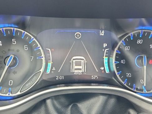 Used 2024 Chrysler Pacifica Touring-L FWD image 11