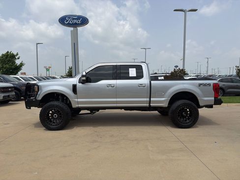 Used 2022 Ford F250 Lariat w/ Lariat Ultimate Package AWD/4WD image 2