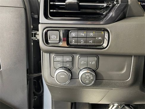 New 2026 GMC Yukon XL AT4 w/ AT4 Premium Package image 11