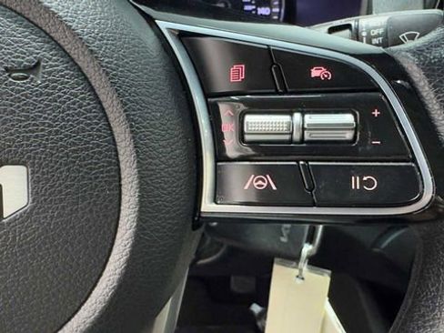 Used 2023 Kia Forte LXS image 28