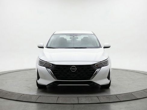 Used 2025 Nissan Sentra SV image 2