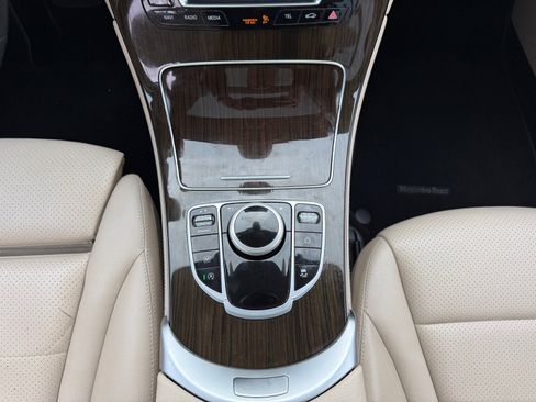 Used 2018 Mercedes-Benz GLC 300 4MATIC image 23