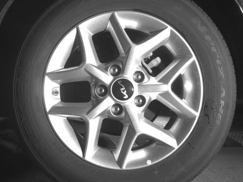 Used 2025 Kia Soul LX w/ LX Technology Package FWD image 19