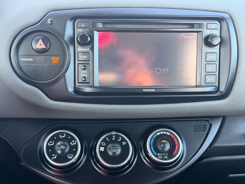 Used 2017 Toyota Yaris L image 15