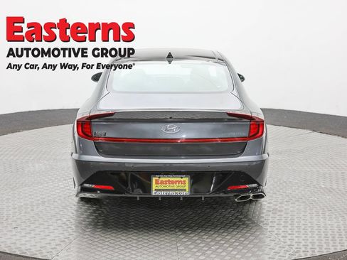 Used 2023 Hyundai Sonata Limited w/ Preferred Accessory Package FWD image 6