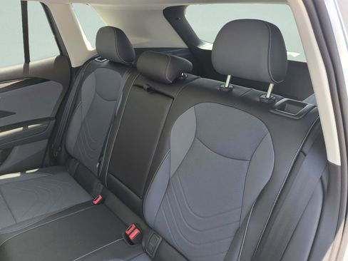 New 2026 Volkswagen Tiguan SE FWD image 26